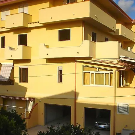Apartamento Gorgeous In With House Sea View Ricadi